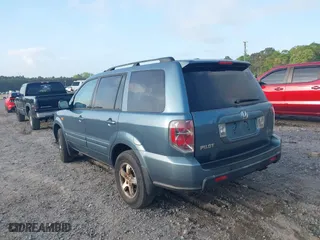 2006 Honda Pilot EX-L with VIN 5FNYF18516B002860, listed as a IAAI auction lot 41963343 with 202,799 mi miles. Bid and sale history available at carsss.com. Image 3.