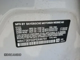 2023 BMW X1 xDrive28i z VIN WBX73EF02P5X44791, wystawiony jako Copart lot #57579055 z przebiegiem 22 182 mil mil oraz Szkoda całkowita • Salvage title. Historia ofert i sprzedaży dostępna na DreamBid. Obrazek 13.