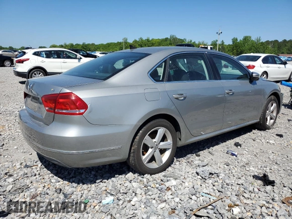 2012 Volkswagen Passat SE z VIN 1VWBH7A39CC092065, wystawiony jako Copart lot #52719595 z przebiegiem 161 991 mil mil oraz Szkoda całkowita • Salvage title. Historia ofert i sprzedaży dostępna na DreamBid. Obrazek 3.
