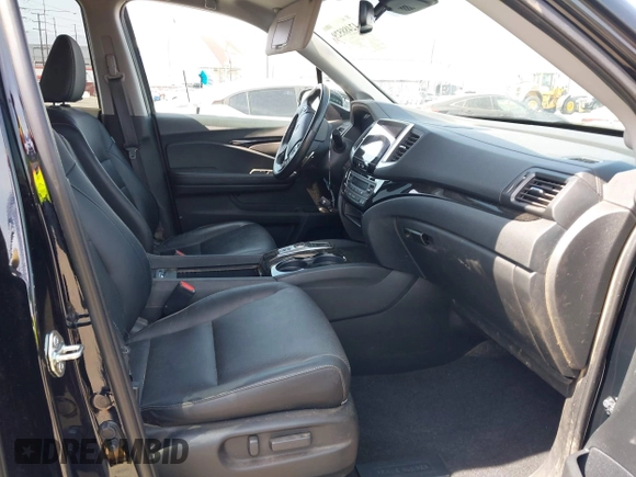 2020 Honda Ridgeline RTL-E with VIN 5FPYK3F70LB009376, listed as a IAAI auction lot 42488529 with 30,932 mi miles and . Bid and sale history available at DreamBid. Image 5.