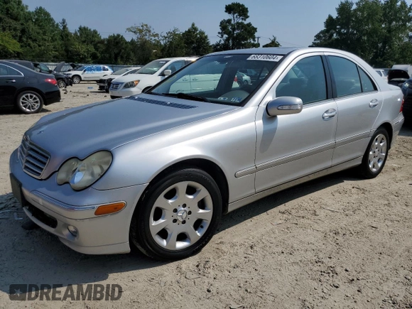 2005 Mercedes-Benz C 320 with VIN WDBRF64J95F557858, listed as a Copart auction lot 68310604 with 162,849 mi miles and Salvage Title. Bid and sale history available at DreamBid. Image 1.