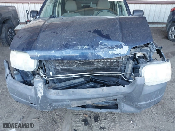 2004 Ford Escape XLT with VIN 1FMYU93194KA77634, listed as a IAAI auction lot 41663464 with 149,600 mi miles. Bid and sale history available at carsss.com. Image 6.