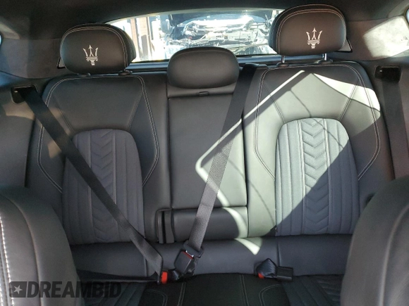 2018 Maserati Levante S z VIN ZN661YUL4JX284380, wystawiony jako Copart lot #42221935 z przebiegiem 49 156 mil mil oraz Nie do naprawy • Non repairable. Historia ofert i sprzedaży dostępna na DreamBid. Obrazek 10.