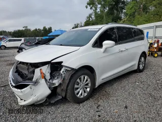 2018 Chrysler Pacifica Touring L z VIN 2C4RC1BG8JR287948, wystawiony jako Copart lot #59123235 z przebiegiem 80 145 mil mil oraz Szkoda całkowita • Salvage title. Historia ofert i sprzedaży dostępna na DreamBid. Obrazek 1.