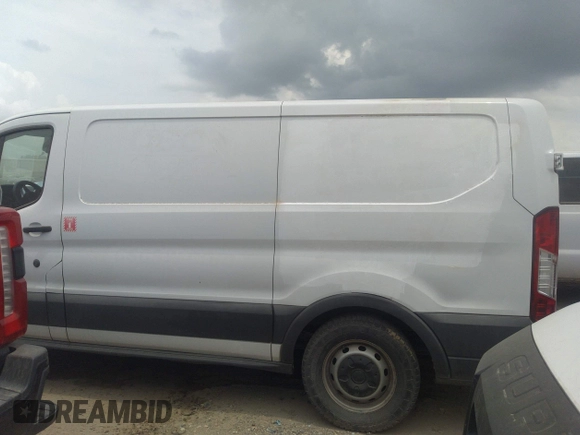 2017 Ford Transit z VIN 1FTYE1YM6HKA76808, wystawiony jako IAAI lot #42223012 z przebiegiem 251 855 mil mil oraz . Historia ofert i sprzedaży dostępna na DreamBid. Obrazek 14.
