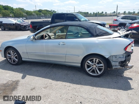 2008 Mercedes-Benz CLK 350 с VIN WDBTK56F28T088641, выставлен на аукционе IAAI как лот 41797102 с пробегом 136 971 миль миль и . История ставок и продаж доступна на DreamBid. Изображение 15.