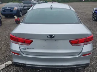 2020 Kia Optima LX z VIN 5XXGT4L38LG422703, wystawiony jako IAAI lot #39335033 z przebiegiem 73 037 mil mil oraz . Historia ofert i sprzedaży dostępna na DreamBid. Obrazek 16.