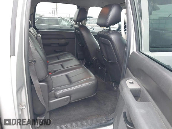 2011 Chevrolet Silverado 1500 LT with VIN 3GCPKSE30BG219790, listed as a IAAI auction lot 41163358 with 152,503 mi miles. Bid and sale history available at carsss.com. Image 8.