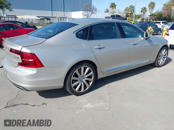 2018 Volvo S90 Inscription z VIN LVY992MLXJP004376, wystawiony jako IAAI lot #41850741 z przebiegiem 50 164 mil mil oraz . Historia ofert i sprzedaży dostępna na DreamBid. Obrazek 4.