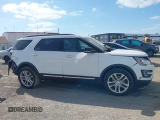 2017 Ford Explorer XLT with VIN 1FM5K7D87HGB87910, listed as a IAAI auction lot 42077369 with 51,245 mi miles and . Bid and sale history available at carsss.com. Image 13.