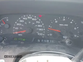 2002 Ford F-250 XL z VIN 1FTNW21L92EC03726, wystawiony jako IAAI lot #41860963 z przebiegiem 201 404 mil mil oraz . Historia ofert i sprzedaży dostępna na DreamBid. Obrazek 7.