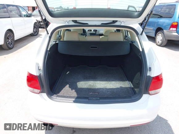 2013 Volkswagen Jetta TDI w/Sunroof & Nav with VIN 3VWPL7AJ3DM685584, listed as a IAAI auction lot 42650713 with 98,377 mi miles and . Bid and sale history available at DreamBid. Image 13.