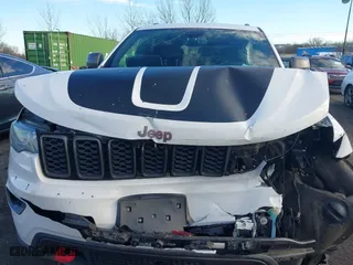 2019 Jeep Grand Cherokee Trailhawk with VIN 1C4RJFLG7KC697555, listed as a IAAI auction lot 41208149 with 78,599 mi miles. Bid and sale history available at carsss.com. Image 13.