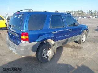 2007 Ford Escape XLS with VIN 1FMYU02Z37KB37995, listed as a IAAI auction lot 41641769 with 199,045 mi miles. Bid and sale history available at carsss.com. Image 4.