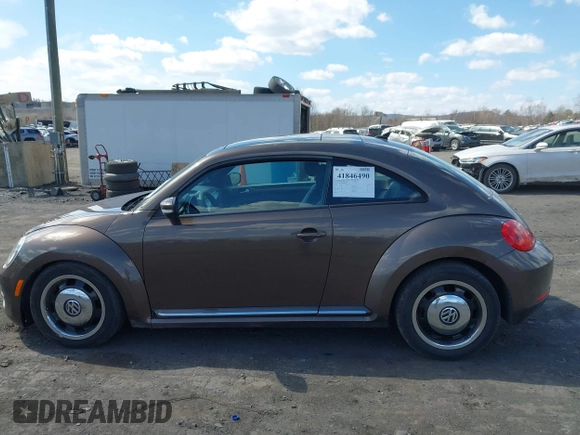 2013 Volkswagen Beetle 2.5L с VIN 3VWJP7AT1DM601306, выставлен на аукционе IAAI как лот 41846490 с пробегом 117 082 миль миль и . История ставок и продаж доступна на DreamBid. Изображение 14.