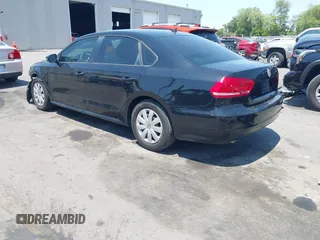 2012 Volkswagen Passat S с VIN 1VWAP7A30CC031752, выставлен на аукционе IAAI как лот 42609712 с пробегом 180 570 миль миль и . История ставок и продаж доступна на DreamBid. Изображение 3.