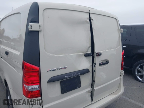 2022 Mercedes-Benz Metris Cargo with VIN W1YV0BEY7N4153194, listed as a IAAI auction lot 42432010 with 31,369 mi miles and . Bid and sale history available at DreamBid. Image 6.