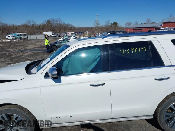 2020 Ford Expedition Platinum with VIN 1FMJU1MT9LEA61353, listed as a IAAI auction lot 41578147 with 26,136 mi miles. Bid and sale history available at carsss.com. Image 15.