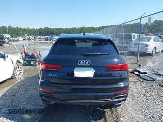 2025 Audi Q3 S line Premium z VIN WA1DECF3XS1004697, wystawiony jako IAAI lot #42256169 z przebiegiem 8550 mil mil oraz . Historia ofert i sprzedaży dostępna na DreamBid. Obrazek 16.