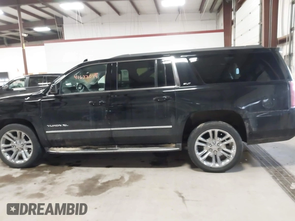 2018 GMC Yukon XL SLT with VIN 1GKS2GKC2JR213729, listed as a IAAI auction lot 41633094 with 83,656 mi miles. Bid and sale history available at carsss.com. Image 14.