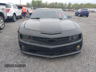 2010 Chevrolet Camaro 2SS z VIN 2G1FK1EJ9A9137692, wystawiony jako IAAI lot #42085420 z przebiegiem 169 665 mil mil oraz . Historia ofert i sprzedaży dostępna na DreamBid. Obrazek 12.