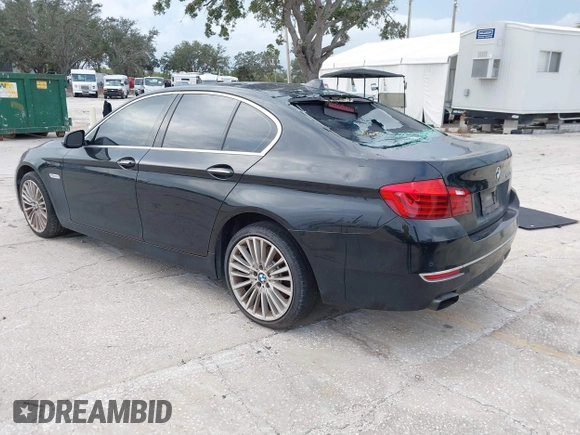 2015 BMW 5 Series 550i z VIN WBAKN9C57FD961425, wystawiony jako IAAI lot #41319817 z przebiegiem 100 233 mil mil oraz . Historia ofert i sprzedaży dostępna na DreamBid. Obrazek 3.