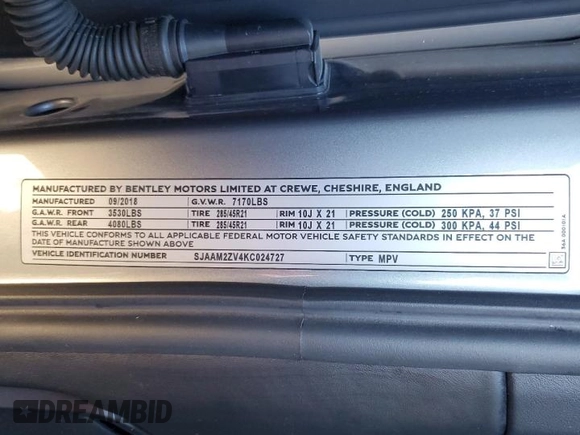 2019 Bentley Bentayga V8 z VIN SJAAM2ZV4KC024727, wystawiony jako Copart lot #80631684 z przebiegiem 38 304 mil mil oraz Nie do naprawy. Historia ofert i sprzedaży dostępna na DreamBid. Obrazek 10.