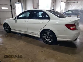 2013 Mercedes-Benz C 300 Sport z VIN WDDGF8AB9DR260965, wystawiony jako Copart lot #59352815 z przebiegiem 134 994 mil mil oraz Szkoda całkowita • Salvage title. Historia ofert i sprzedaży dostępna na DreamBid. Obrazek 2.