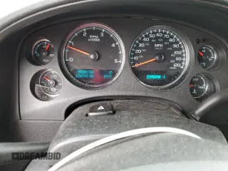2011 GMC Sierra 2500HD Denali z VIN 1GT125C81BF106180, wystawiony jako Copart lot #55342435 z przebiegiem 174 738 mil mil oraz Szkoda całkowita • Salvage title. Historia ofert i sprzedaży dostępna na DreamBid. Obrazek 9.