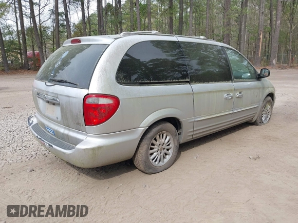 2001 Chrysler Town & Country Limited with VIN 2C8GP64L21R325272, listed as a IAAI auction lot 41968092 with 149,382 mi miles. Bid and sale history available at carsss.com. Image 4.