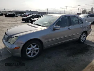 2004 Mercedes-Benz C 320 z VIN WDBRF64J34F447323, wystawiony jako Copart lot #60122185 z przebiegiem 141 758 mil mil oraz Szkoda całkowita • Salvage title. Historia ofert i sprzedaży dostępna na DreamBid. Obrazek 1.
