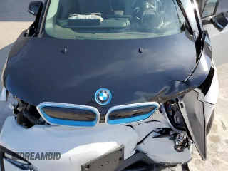 2018 BMW i3 with VIN WBY7Z2C52JVE64727, listed as a Copart auction lot 61073513 with 71,690 mi miles. Bid and sale history available at carsss.com. Image 12.