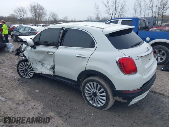 2016 FIAT 500X Lounge z VIN ZFBCFYDT0GP328541, wystawiony jako IAAI lot #42016388 z przebiegiem 134 806 mil mil oraz . Historia ofert i sprzedaży dostępna na DreamBid. Obrazek 3.