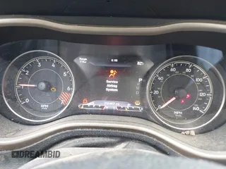 2014 Jeep Cherokee Limited с VIN 1C4PJLDB3EW256212, выставлен на аукционе IAAI как лот 42483789 с пробегом 235 467 миль миль и . История ставок и продаж доступна на DreamBid. Изображение 7.