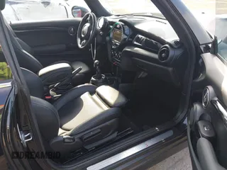 2016 MINI Hardtop S with VIN WMWXP7C58G3B49050, listed as a IAAI auction lot 42397484 with 103,083 mi miles and . Bid and sale history available at DreamBid. Image 5.