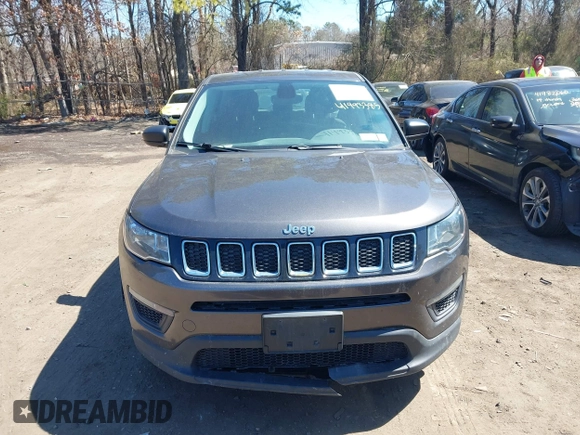 2018 Jeep Compass Sport with VIN 3C4NJCAB7JT107040, listed as a IAAI auction lot 41993385 with 251,154 mi miles. Bid and sale history available at carsss.com. Image 12.