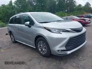 2021 Toyota Sienna XLE z VIN 5TDYRKEC4MS043539, wystawiony jako IAAI lot #42059504 z przebiegiem 74 782 mil mil oraz . Historia ofert i sprzedaży dostępna na DreamBid. Obrazek 1.