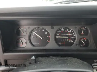 1996 Jeep Cherokee Sport z VIN 1J4FT68S8TL128381, wystawiony jako Copart lot #57496175 z przebiegiem 221 330 mil mil oraz Szkoda całkowita • Salvage title. Historia ofert i sprzedaży dostępna na DreamBid. Obrazek 9.