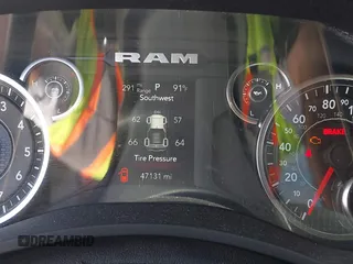 2023 Ram 2500 Tradesman z VIN 3C6UR5CJ9PG503984, wystawiony jako IAAI lot #41855474 z przebiegiem 47 131 mil mil oraz . Historia ofert i sprzedaży dostępna na DreamBid. Obrazek 7.