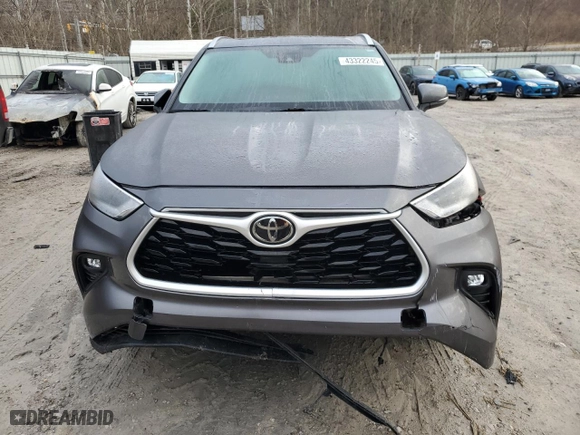 2021 Toyota Highlander XLE with VIN 5TDGZRAH1MS041527, listed as a Copart auction lot 43322245 with 76,996 mi miles and Salvage Title. Bid and sale history available at carsss.com. Image 5.