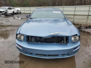 2005 Ford Mustang GT Deluxe z VIN 1ZVFT82H255237843, wystawiony jako Copart lot #44313965 z przebiegiem 128 236 mil mil oraz Szkoda całkowita • Salvage title. Historia ofert i sprzedaży dostępna na DreamBid. Obrazek 5.