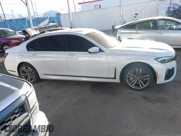 2020 BMW 7 Series 750i xDrive with VIN WBA7U2C07LGM26660, listed as a IAAI auction lot 41972591 with 30,786 mi miles. Bid and sale history available at carsss.com. Image 13.