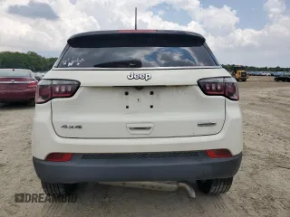 2020 Jeep Compass Latitude with VIN 3C4NJDBB1LT112466, listed as a Copart auction lot 57363495 with 40,155 mi miles and Salvage title. Bid and sale history available at DreamBid. Image 6.