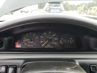 1996 Mazda 626 z VIN 1YVGE22C2T5585359, wystawiony jako Copart lot #74568444 z przebiegiem 159 922 mil mil oraz Szkody całkowita. Historia ofert i sprzedaży dostępna na DreamBid. Obrazek 9.