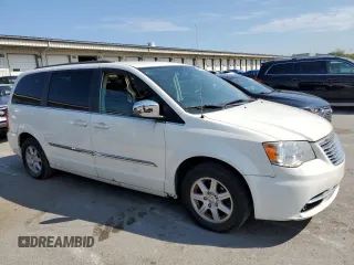2011 Chrysler Town & Country Touring L with VIN 2A4RR8DG6BR796596, listed as a Copart auction lot 66468534 with 170,479 mi miles and Clean Title. Bid and sale history available at DreamBid. Image 4.