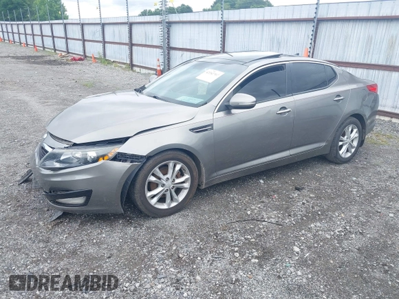 2013 Kia Optima EX z VIN 5XXGN4A78DG196728, wystawiony jako IAAI lot #42242303 z przebiegiem 164 448 mil mil oraz . Historia ofert i sprzedaży dostępna na DreamBid. Obrazek 16.