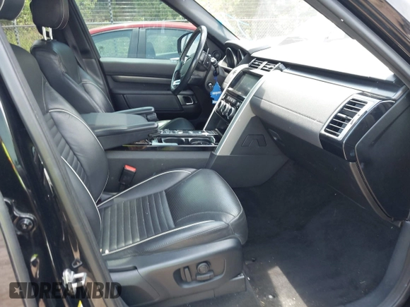 2017 Land Rover Discovery HSE z VIN SALRRBBV1HA021519, wystawiony jako IAAI lot #42234700 z przebiegiem Nie podano mil oraz . Historia ofert i sprzedaży dostępna na DreamBid. Obrazek 5.