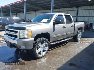 2008 Chevrolet Silverado 1500 1LT with VIN 2GCEC130281145698, listed as a IAAI auction lot 41883409 with 235,900 mi miles and . Bid and sale history available at DreamBid. Image 2.