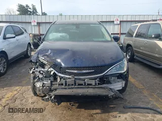 2019 Chrysler Pacifica Touring Plus z VIN 2C4RC1FG5KR550411, wystawiony jako IAAI lot #42066955 z przebiegiem 121 505 mil mil oraz . Historia ofert i sprzedaży dostępna na DreamBid. Obrazek 12.