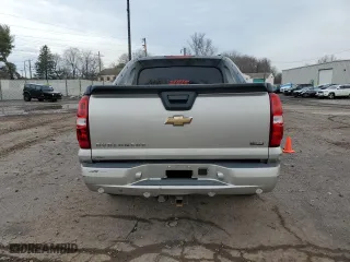 2007 Chevrolet Avalanche LT w/3LT with VIN 3GNFK12387G242923, listed as a Copart auction lot 49131214 with 176,471 mi miles and Salvage Title. Bid and sale history available at carsss.com. Image 6.